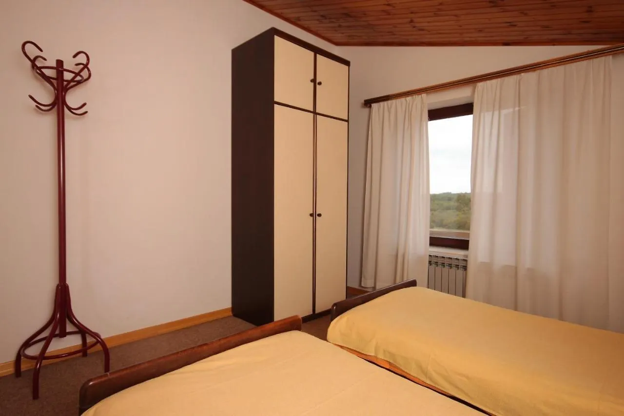 Apartment Manjadvorci 7445A Barban